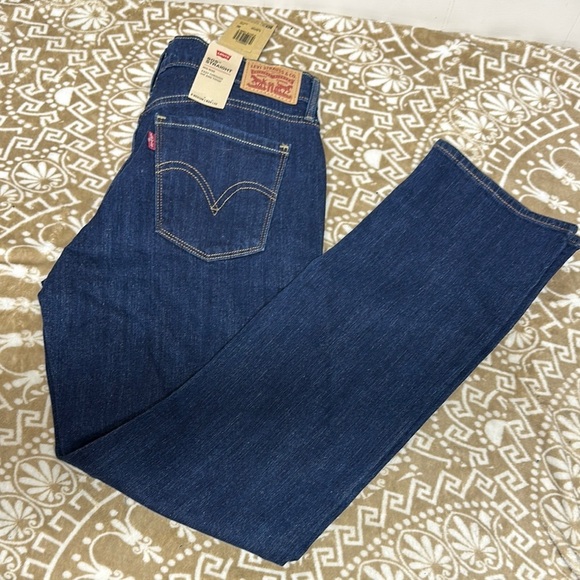 Levi's Women's Straight Leg Jeans - Dark Blue - Picture 6 of 8